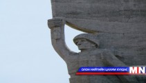 Монгол-Зөвлөлтийн дайчдын хөшөөнд цэцэг өргөлөө 