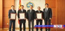  Шилдэг залуу эмч нарт Ерөнхийлөгчийн нэрэмжит шагнал гардуулав