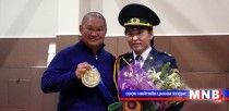 Дэлхий аваргаас медаль хүртсэн тамирчдыг нэг кг хүртэлх алт, байраар шагнав