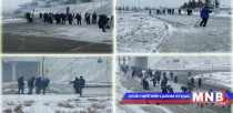 Дархан-Уул аймаг авто замынхаа цас, мөсийг цэвэрлэж байна