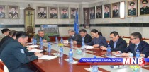 Тахарын ерөнхий газарт ажиллах хүч хомс байдаг гэв