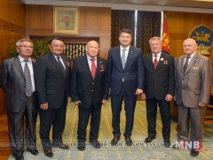 Ерөнхий сайд Ч.Сайханбилэг сансрын баатруудад хүндэтгэл үзүүллээ
