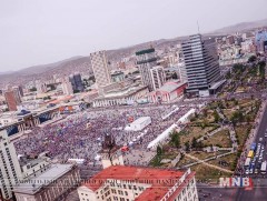 Зорилтот бүлгийн хүүхдүүдийг тусгай хөтөлбөрөөр баярлуулна