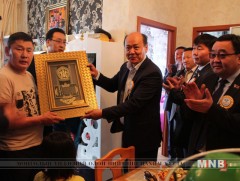 Дахин төлөвлөлтөөр хашааны газраа чөлөөлсөн 50 айл тохилог орон сууцандаа орлоо