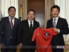 Монголын хөлбөмбөгчид БНСУ-ынхтай хамтарна