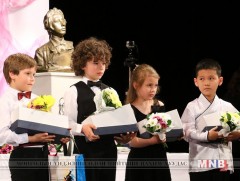 Б.Жамбалбаярням есөн сая төгрөгөөр шагнуулна