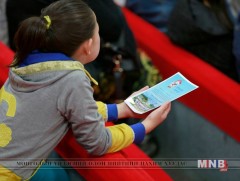 Хүүхдүүдийг зусланд амрах эрхийн бичгээр урамшууллаа