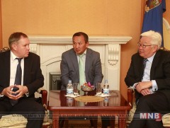 Нийслэл, Улаанбаатар төмөр замтай хамтран хотын нийтийн тээврийг хөгжүүлэх хөтөлбөр боловсруулахаа..