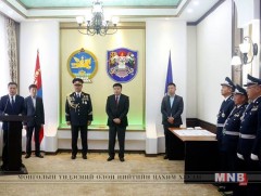 Үүргээ нэр төртэй биелүүлсэн цагдаагийн алба хаагчдыг нийслэлийн Засаг дарга урамшууллаа