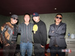 “Дижитал” хамтлагийнхан “Галзуу ганц” тоглоно 