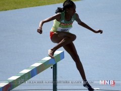  Хөл нүцгэн гүйсэн тамирчин бүсгүйг финалд оролцуулахаар болжээ