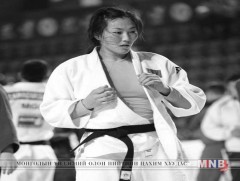 Дэлхий түүнийг үнэлдэг