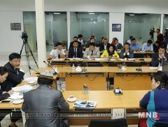 Төрийн үйлчилгээний нэгдсэн төвд хотын дарга ажиллаж, иргэдтэй уулзлаа