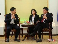 Олон улсын банкируудын төлөөлөгчидтэй уулзав