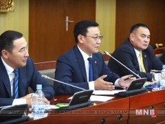 Ж.Эрдэнэбат: Төсвийн байгууллагууд Монголдоо үйлдвэрлэдэг бараа бүтээгдэхүүнийг гаднаас авахгүй