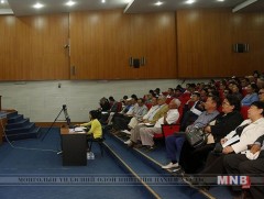 “Нийслэлийн нийгэм, эдийн засгийн зорилт” сэдэвт хэлэлцүүлэг боллоо