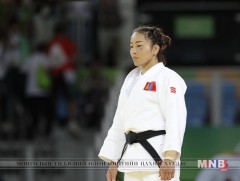 Д.Сумьяа олимпийн аваргын төлөө Рафаэла Силватай хүч үзнэ