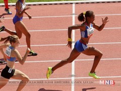 Рио 2016: Эмэгтэйчүүдийн 5000 метрийн гүйлтийн тэмцээн эхэллээ