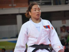 Засгийн газраас Д.Сумъяа 60, Д.Отгондалай 30 сая төгрөг хүртэж, сар бүр тэтгэлэг авна