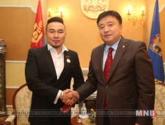 Монгол Улсын мастер үсчин Н.Алтаншагайд Хөдөлмөрийн хүндэт медаль гардууллаа