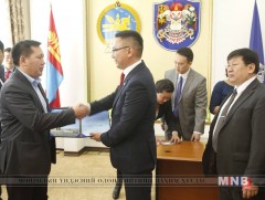 Нийслэлийн ойн өдрөөр 41 иргэнийг шагналаа