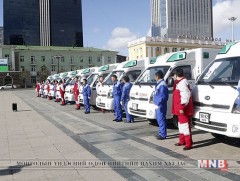 Нийслэлийн түргэн тусламжийн төвд иж бүрэн тоноглосон 10 автомашин хүлээлгэн өглөө