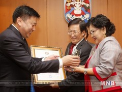 Нийслэлийн тэргүүний өрхөөр 9 гэр бүл тодорлоо