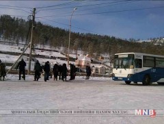 Зам, талбайн цас цэвэрлэлээ