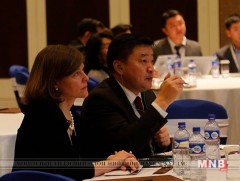 “Тээврийн бодлогын асуудлууд болон тусгай замын автобусыг нэвтрүүлэх нь” хэлэлцүүлэг болж байна