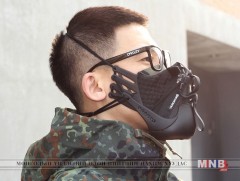 Утаанаас хамгаалсан өвөрмөц загвартай маск зохион бүтээжээ