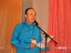 Ирж буцахын зааг дээр бичсэн тонгорог ирт шүлэг