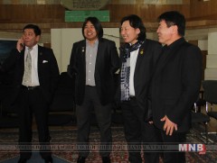 МҮОНРТ-ийн зохиолчид Д.Нацагдоржийн хөшөөнд хүндэтгэл үзүүллээ