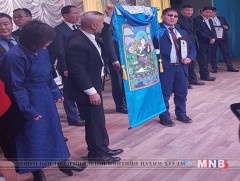 Б.Батсайхан “Тэр эмэгтэй” шүлгээрээ тэргүүн байрт шалгарлаа 