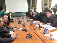 Хотын дарга иргэдтэй уулзлаа