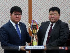 “Улаанбаатар марафон” олон улсын гүйлтийн тэмцээний цом аялж эхэллээ