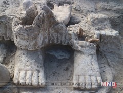 Чинхай балгаснаас шавар бурхны баримал илрүүлжээ 