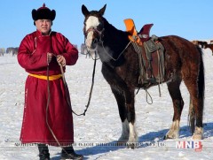 Б.Цолмонбаяр: Дуучин хүн дуулалтаараа л ялгарч байх ёстой