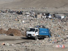 Хотын дарга 2020 оноос өмнө айл өрхүүдийг хогоо ангилан ялгадаг болоход анхаарна