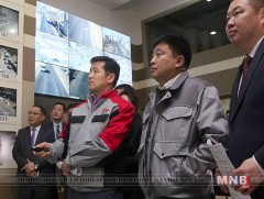 Нийтийн эзэмшлийн гудамж талбай болон авто зам дагуу орц гарц, явган хүний замыг чөлөөлнө