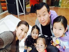 “Эмоушн”-ы гишүүн асан Т.Солонго хөгжимчин хүүхдүүдийн дунд уралдаан зарлажээ