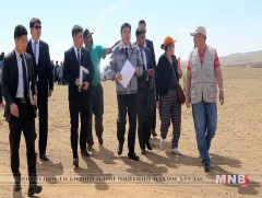 Хотын дарга дүүрэг, хороодод хүрч ажиллаж байна