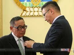 Ц.Дашдондовыг “Хангарди” одонгоор шагналаа