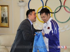 Ц.Батчулуунд хүндэтгэл үзүүлэв