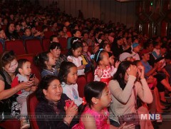 “Их хотын жаргалтай үрс” тоглолт боллоо