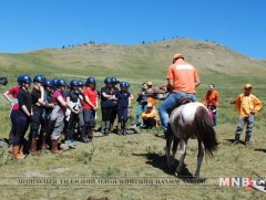 300 иргэнийг хөтөч бэлтгэх сургалтад үнэ төлбөргүй хамрууллаа