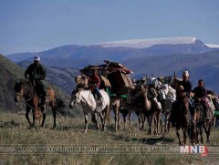 Нүүдэлчдийн жимээр аялахуй