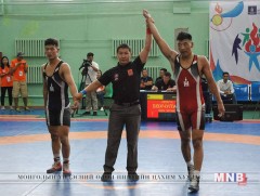 Чөлөөт бөхийн тамирчид эхний өдөр зургаан жинд түрүүллээ