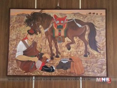 Ч.Солонго үзэсгэлэнгээ дэлгэлээ  