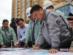 Хотын дарга авто замын шинэчлэл, бүтээн байгуулалтын ажилтай танилцлаа