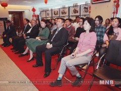 Хятадын алдарт зураач Рэн Вэн Донгийн усан будгийн зургийн үзэсгэлэн дэлгэгдлээ